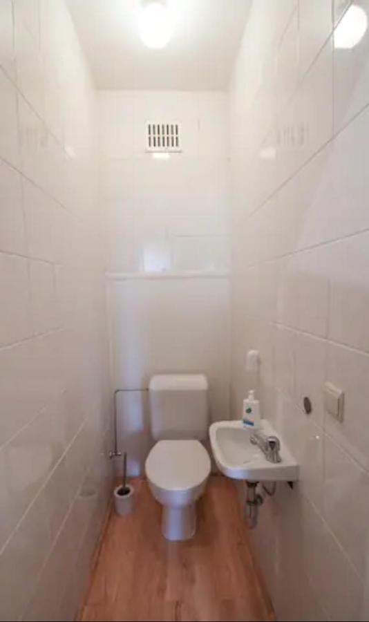 Cozy Apartment In Super Quiet Area Lanaken Ngoại thất bức ảnh
